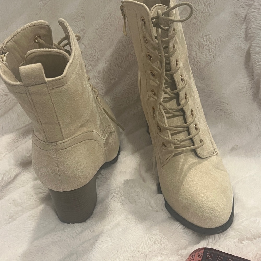 Women's Cream Lace-Up Ankle Boots